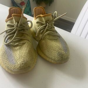 Yeezy 350 yellow/mustard